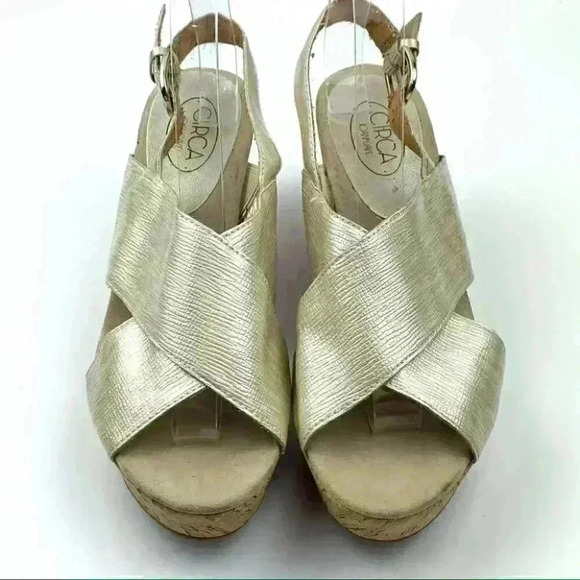 Joan & David Circa Wedge Flatform CJWANDY 7.5 Gold - Picture 2 of 12